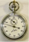 Stopwatch van maker Junghans. Nikkelen kast. Wijzerplaat met 60-secondenverdeling. Prijs: €.175,-