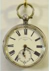 Zilveren zakhorloge met uurwerk met snek en ketting. Sleutelopwinding. Maker: J. Burr, Bedford. Zilverkeuren: London, 1888. Prijs: �.275,-