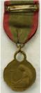 Belgi�: Koningin Elisabeth Medaille. Eerste Wereldoorlog. Ingesteld 1915. Voor diensten m.b.t. verzorging van zieken/gewonden. Originele speld. Schaarser voorkomend. Prijs: �.75,-